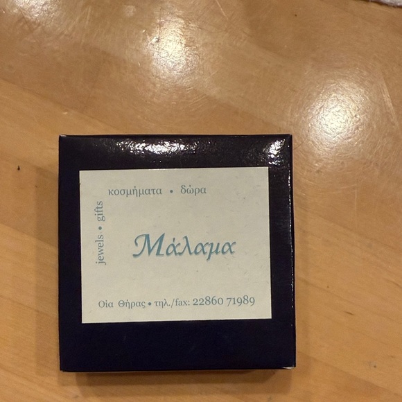 Red String Bracelet with Gold Charm - Picture 2 of 2